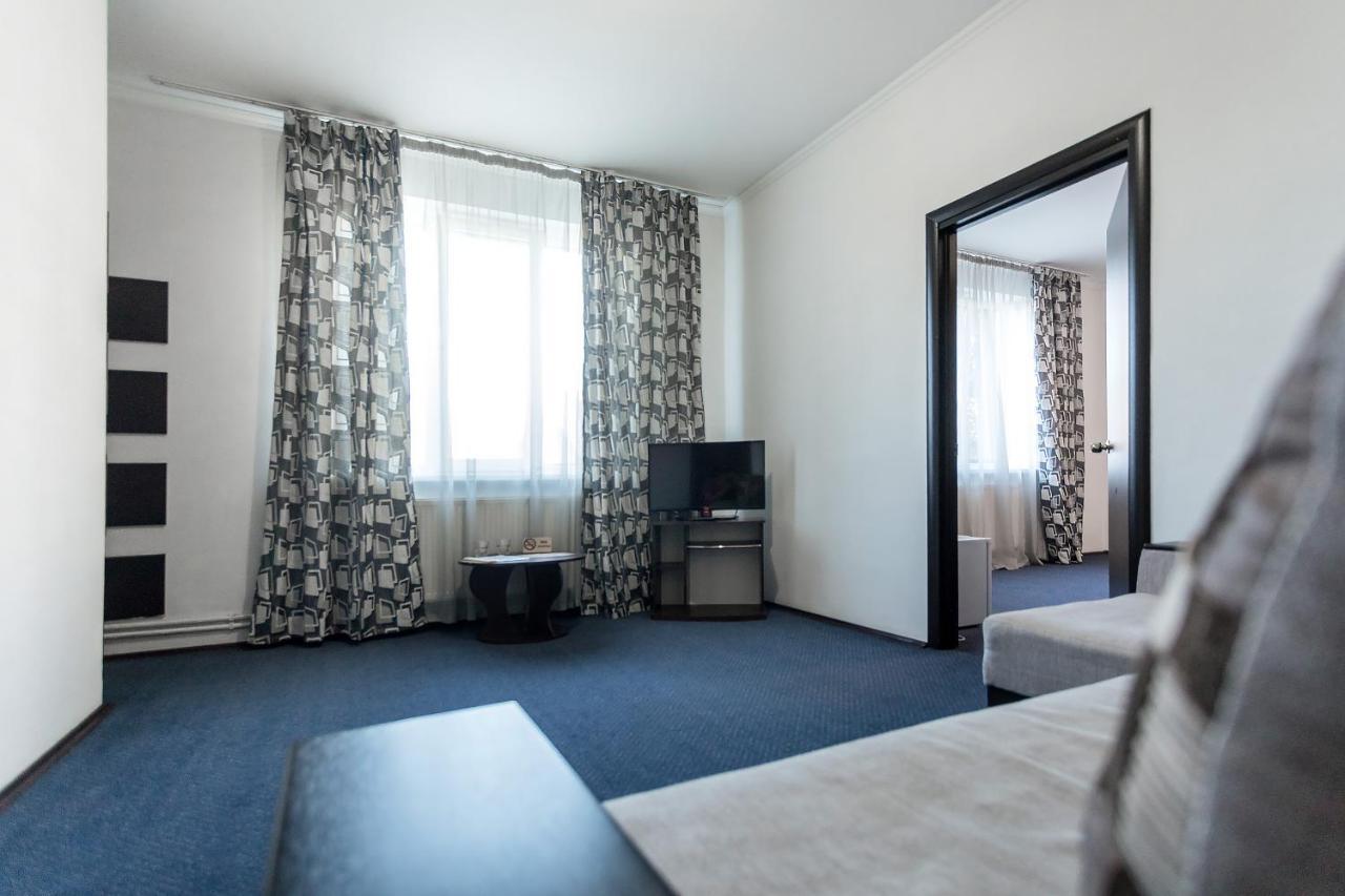 Hotel Sunlit Iwano-Frankiwsk Exterior foto
